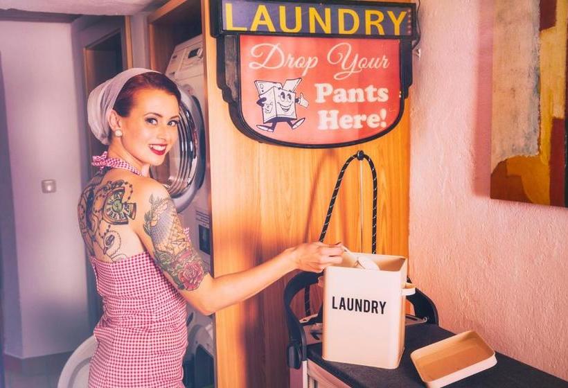 ホテル Pension Kirchplatz