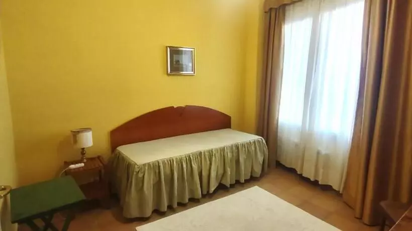 בית מלון כפרי Relais La Canfora