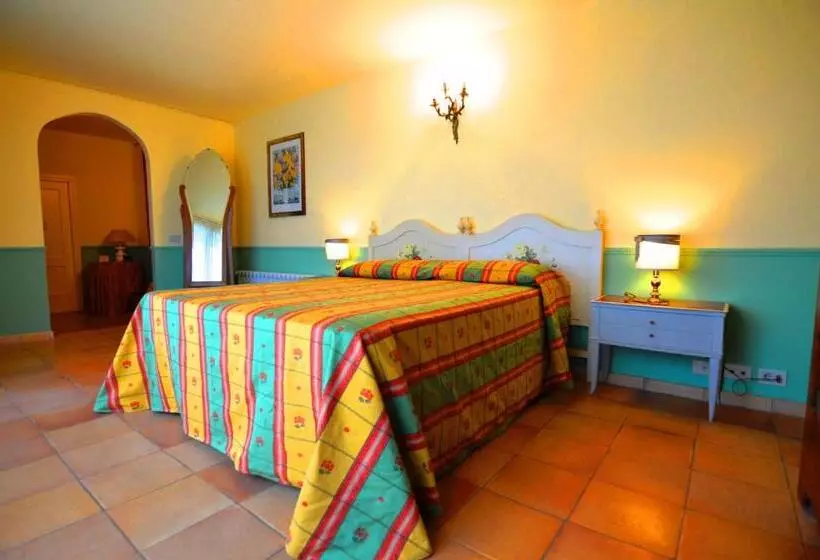 בית מלון כפרי Relais La Canfora