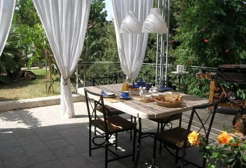 בית מלון כפרי Relais La Canfora