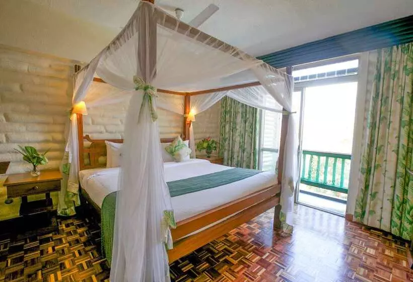 هتل Sarova Salt Lick Game Lodge