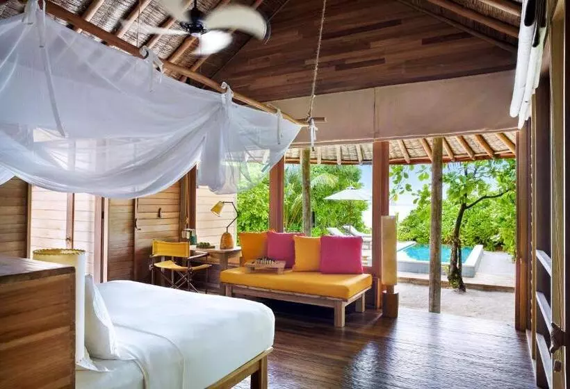 هتل Six Senses Laamu