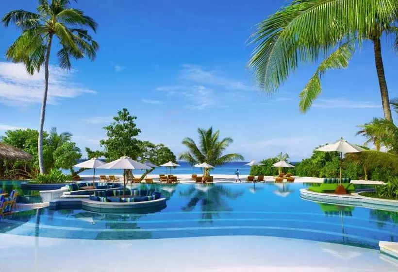 هتل Six Senses Laamu