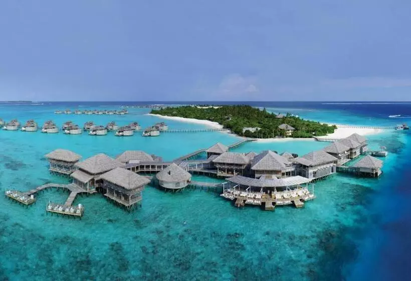 هتل Six Senses Laamu