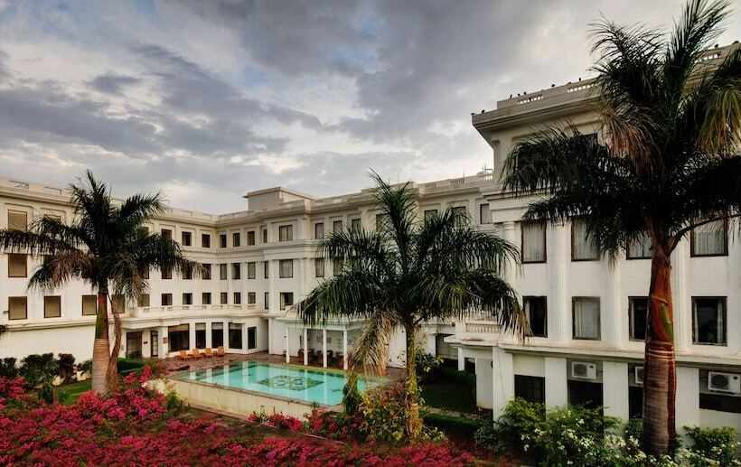 ホテル The Hadoti Palace Bundi