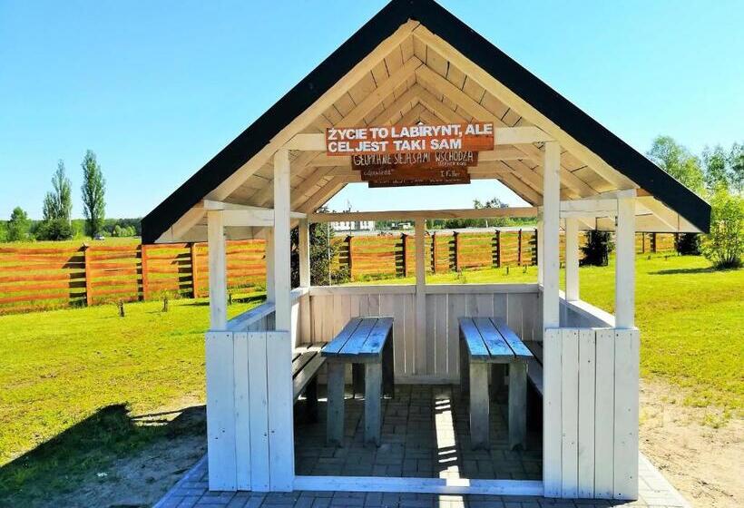 בית מלון כפרי Tirest