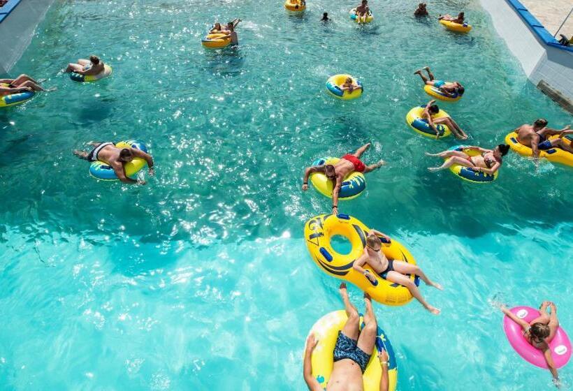 בית מלון כפרי Topola Skies Resort & Aquapark