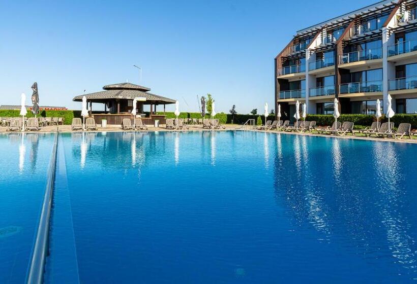 בית מלון כפרי Topola Skies Resort & Aquapark