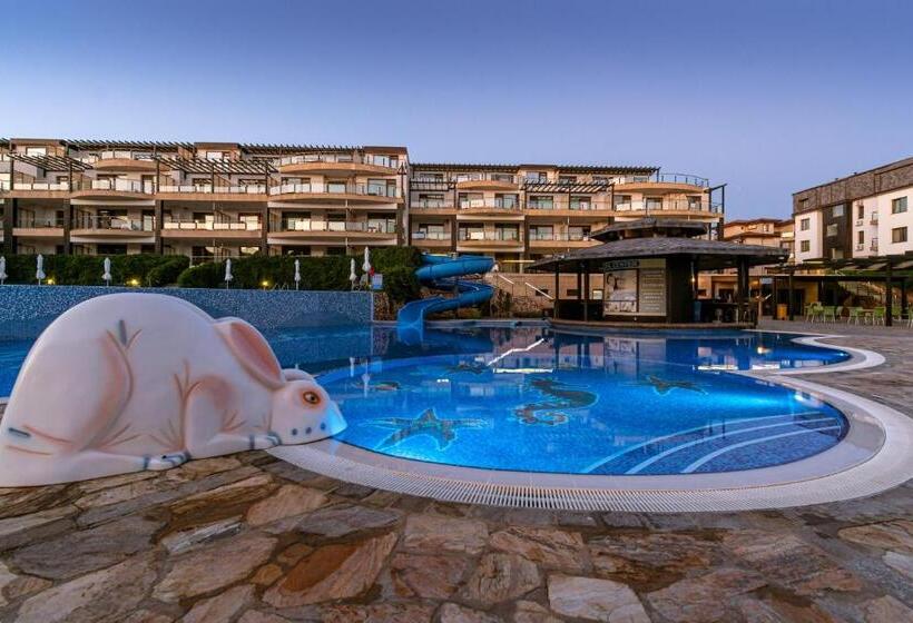 בית מלון כפרי Topola Skies Resort & Aquapark