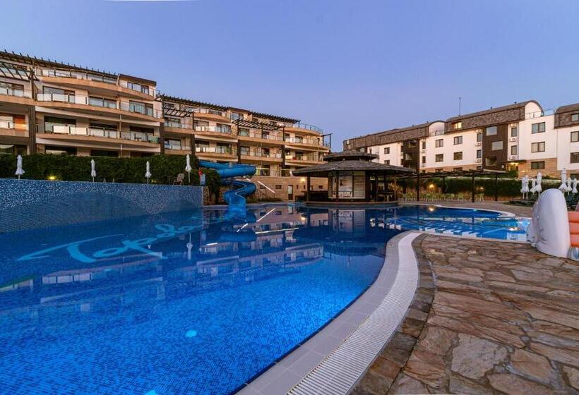 בית מלון כפרי Topola Skies Resort & Aquapark