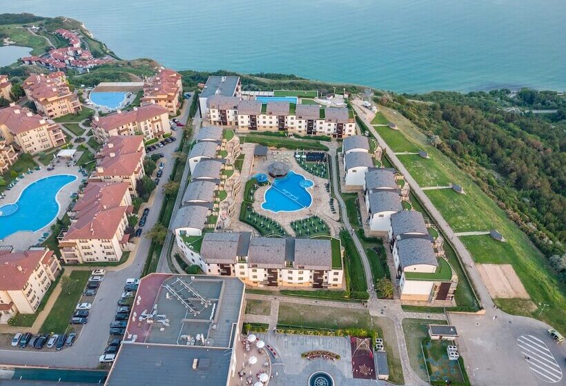 בית מלון כפרי Topola Skies Resort & Aquapark