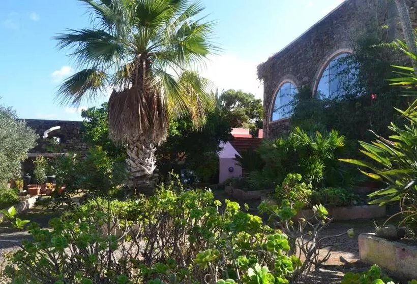 ホテル Agriturismo Zinedi
