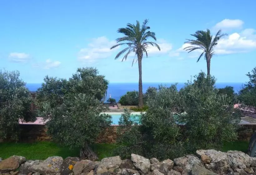 ホテル Agriturismo Zinedi