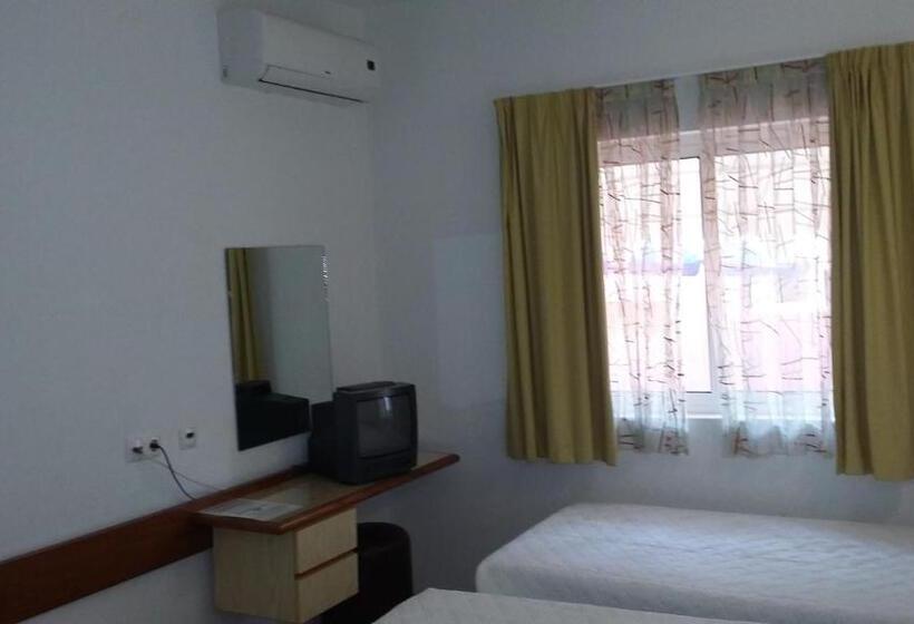 تختخواب و صبحانه Residencial Arabi