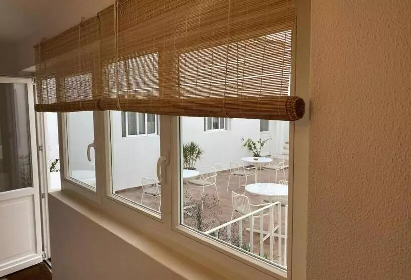 تختخواب و صبحانه Residencial Arabi