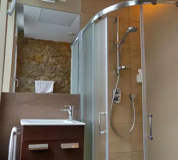 客栈  Iturrienea Ostatua