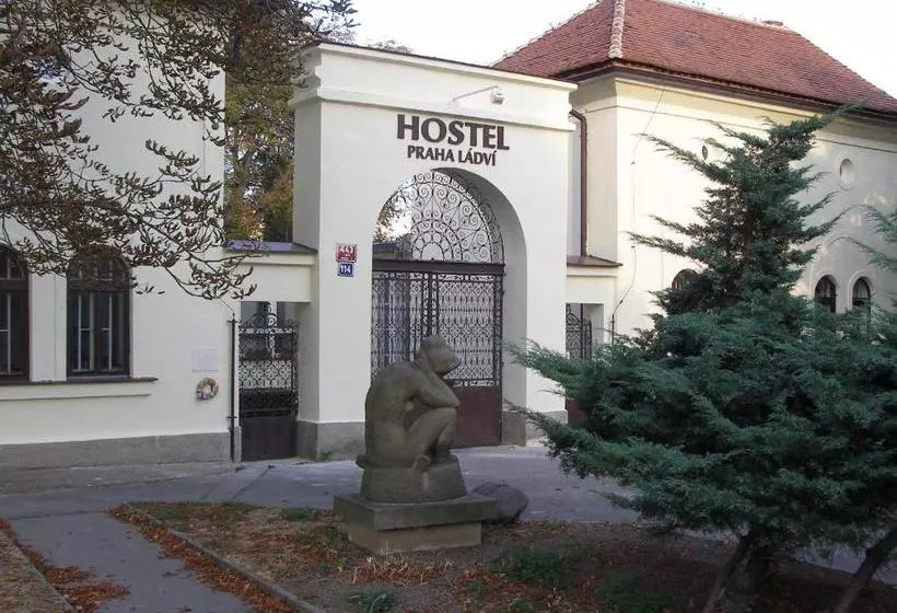 Hostel Praha Ládví