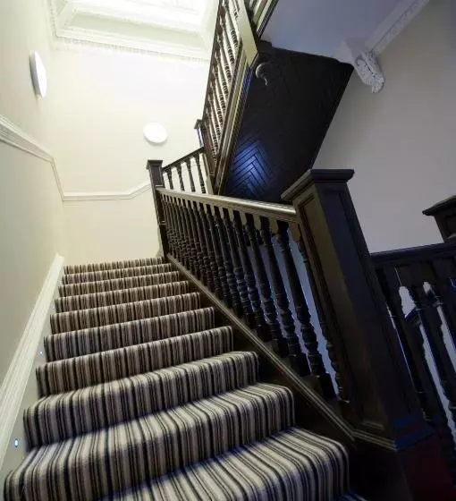 هتل Palmerston Suites