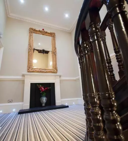 هتل Palmerston Suites