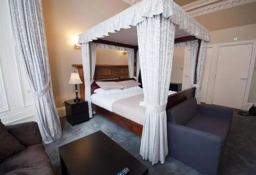 هتل Palmerston Suites