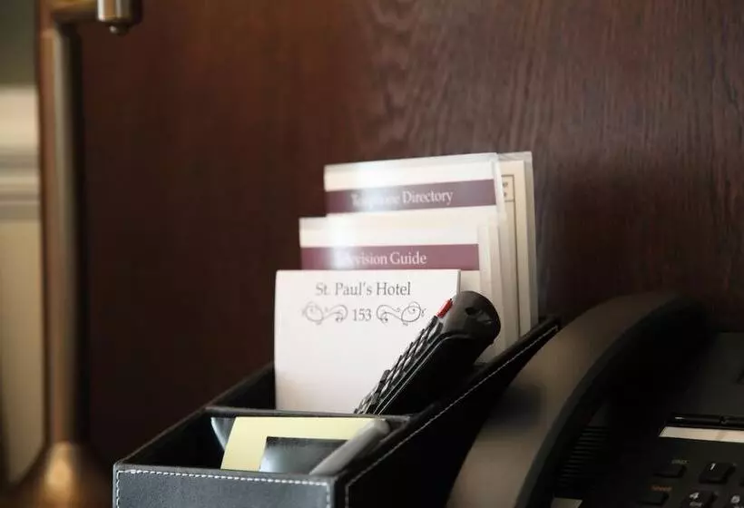 בית מלון כפרי St Paul S