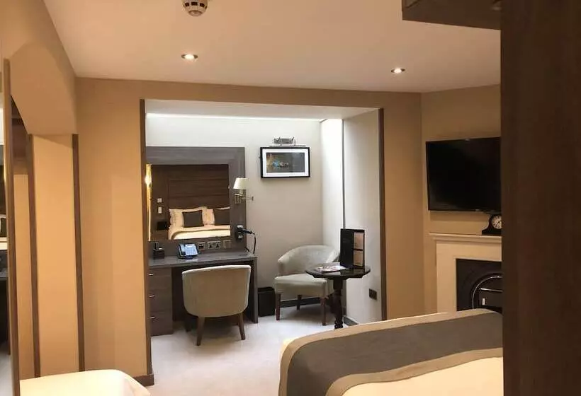 בית מלון כפרי St Paul S