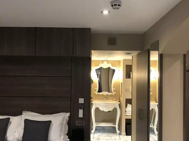 בית מלון כפרי St Paul S