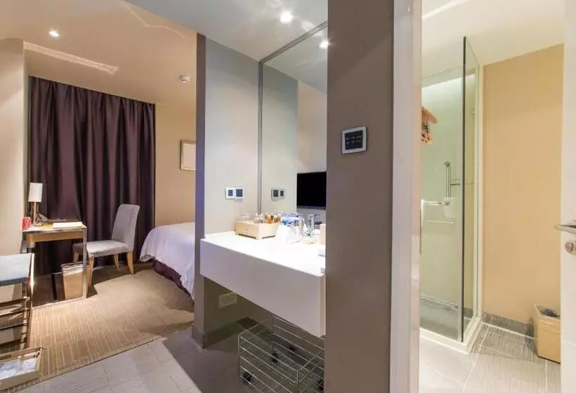 Shanghai Hongqiao Airport Hotel   Air China