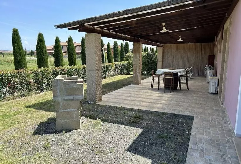 Fattoria Palazzeta   Pet & Family Friendly