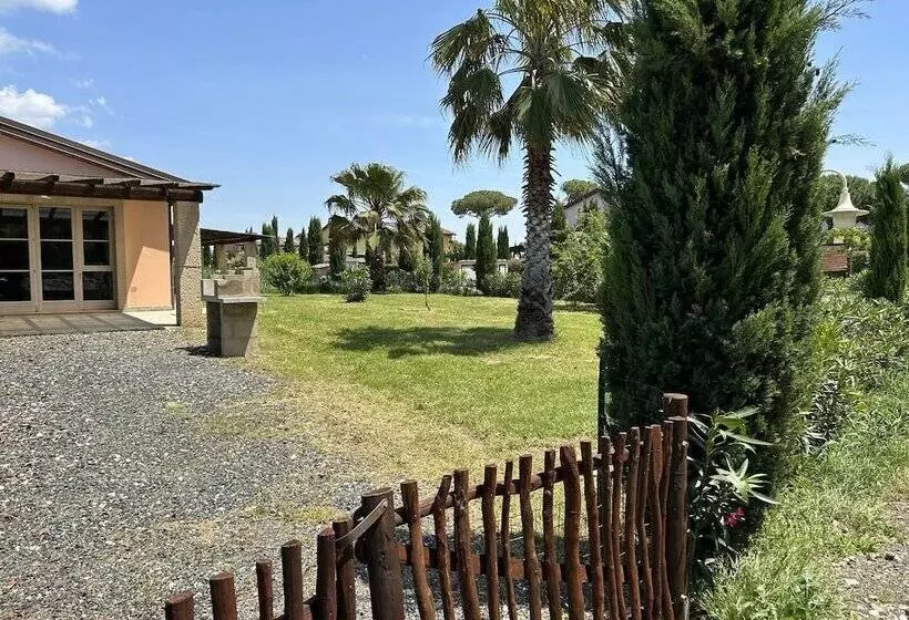 Fattoria Palazzeta   Pet & Family Friendly