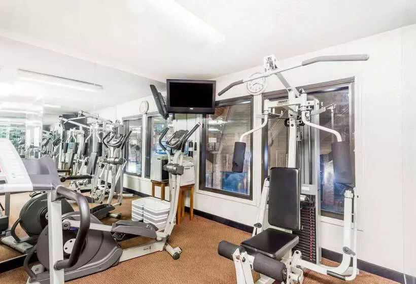 호텔 Baymont By Wyndham Jackson