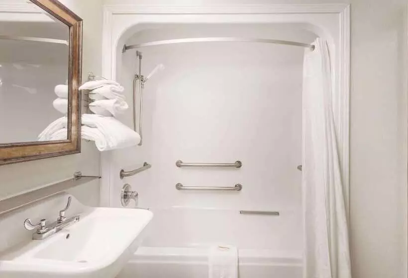 호텔 Baymont By Wyndham Jackson