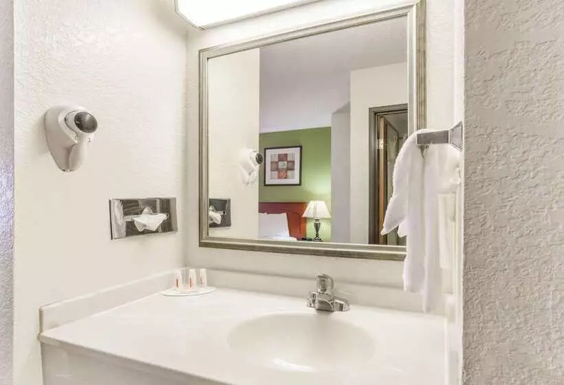 호텔 Baymont By Wyndham Jackson