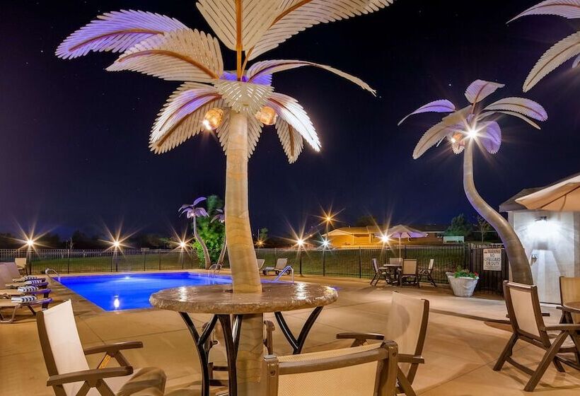 בית מלון כפרי Best Western North Edge Inn