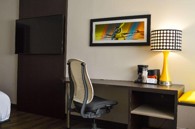 בית מלון כפרי Best Western Plus Aston Hall