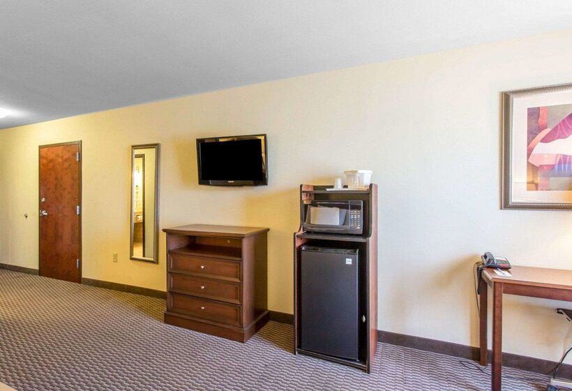 Отель Comfort Inn And Suites