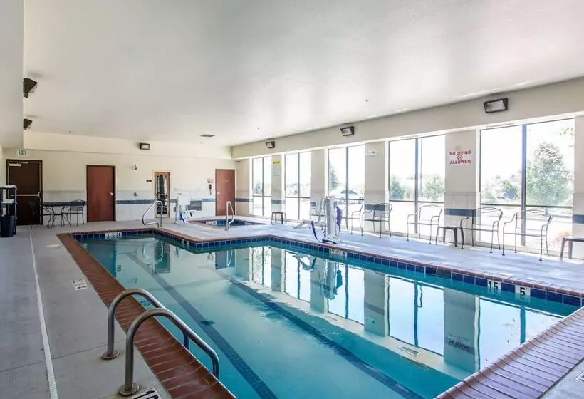 Отель Comfort Inn And Suites