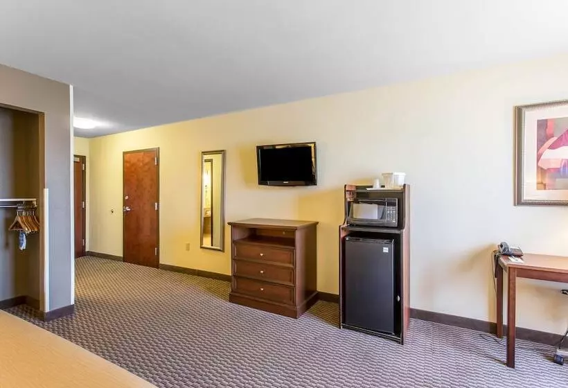 Отель Comfort Inn And Suites