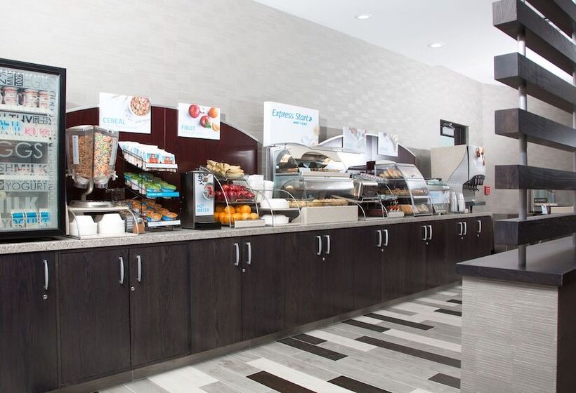 Отель Holiday Inn Express Moline   Quad Cities Area, An Ihg