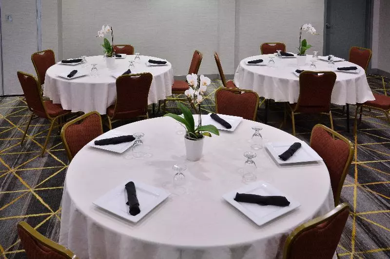 Szálloda Holiday Inn Raleigh Durham Airport, An Ihg