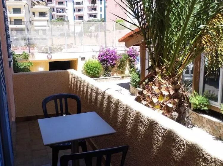 Le Nereidi Hotel & Residence Con Piscina Tennis Fitness Parcheggio Coperto Sala Conferenze