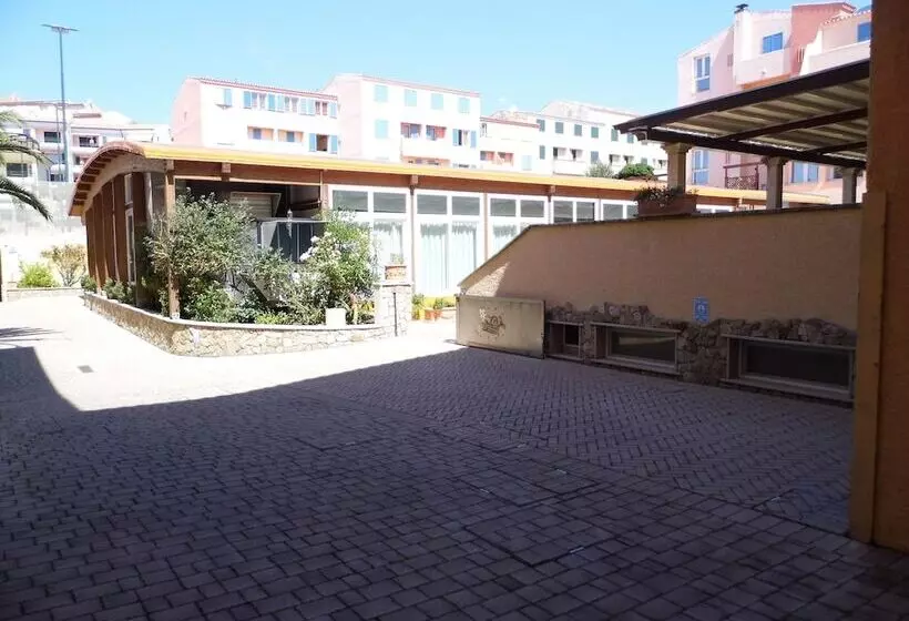 Le Nereidi Hotel & Residence Con Piscina Tennis Fitness Parcheggio Coperto Sala Conferenze