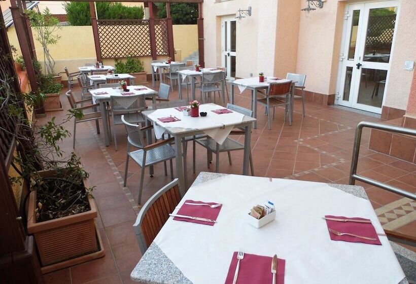 Le Nereidi Hotel & Residence Con Piscina Tennis Fitness Parcheggio Coperto Sala Conferenze