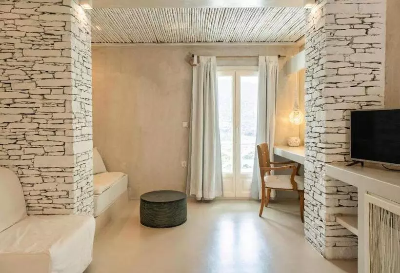 هتل Levantes Ios Boutique