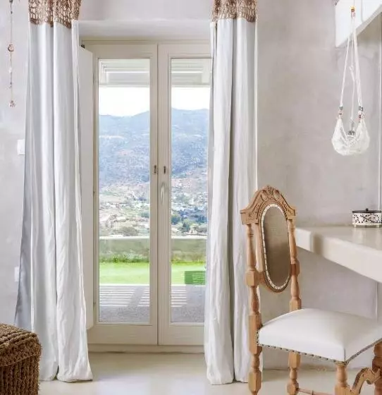 هتل Levantes Ios Boutique