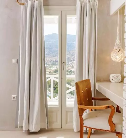 هتل Levantes Ios Boutique