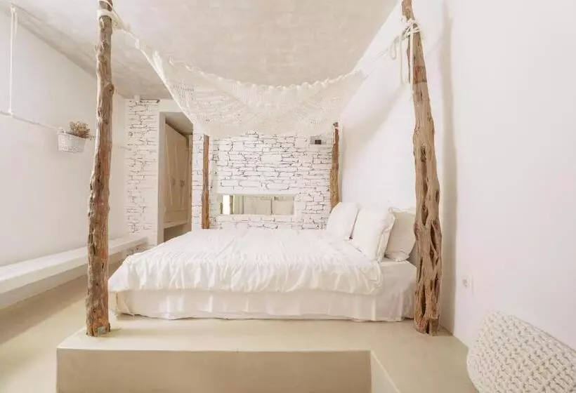 هتل Levantes Ios Boutique