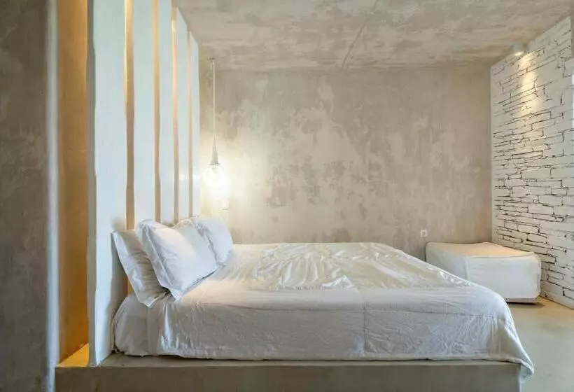 هتل Levantes Ios Boutique