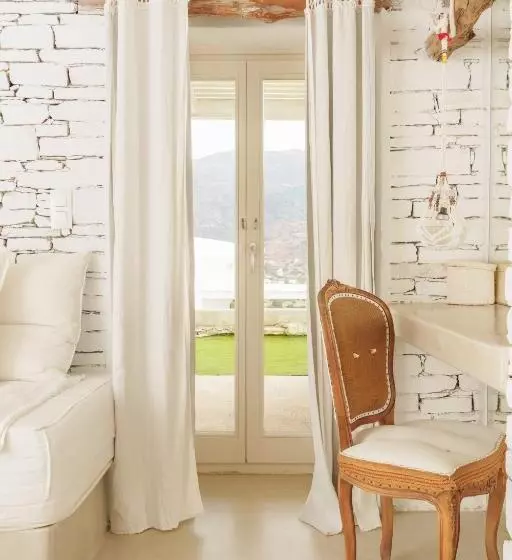 هتل Levantes Ios Boutique