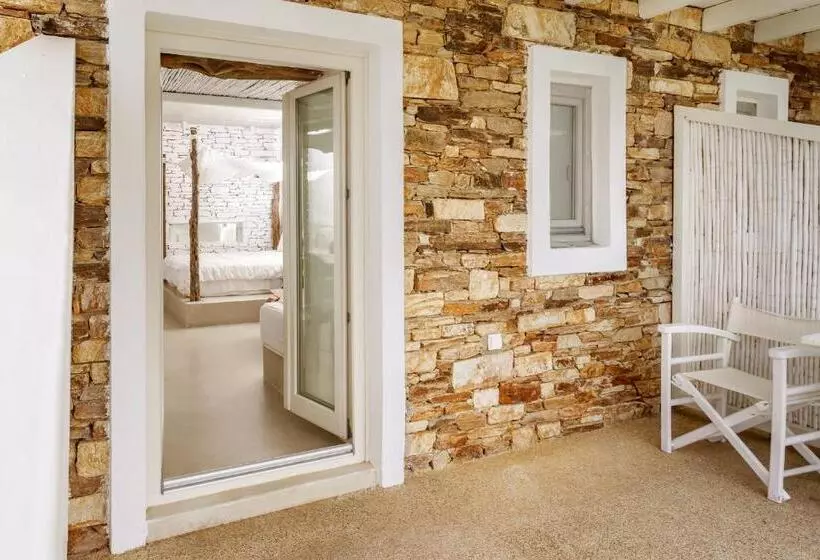 هتل Levantes Ios Boutique